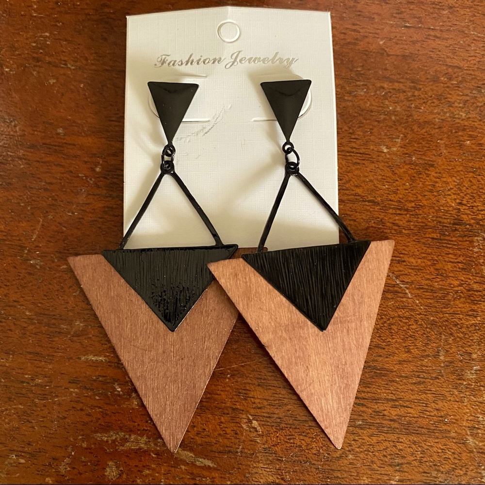 NIP 2 pairs Wood style dangle earrings